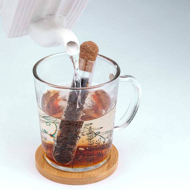 Sklenený hrnček s podtáckou a infuzérom LÚKA 420 ml - galéria #3