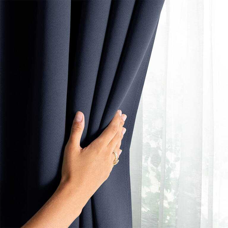 Zatemňovací záves blackout RESTILO indigo 140 x 245 cm - galéria #6